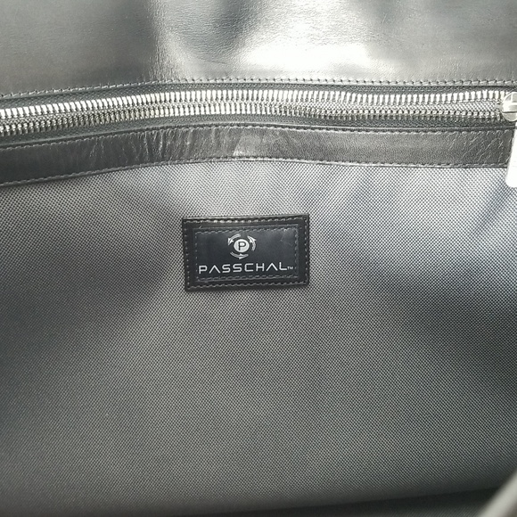 PASSCHAL RECYCLED LEATHER BRIEFCASE IN BLACK WITH BLUE STRIPE - Picture 6 of 8